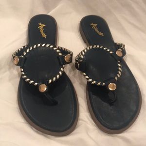 Avanti Reversible T-Strap Women’s Sandals